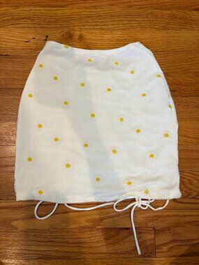 Princess Polly Daisy White Mini Skirt (Size 0)